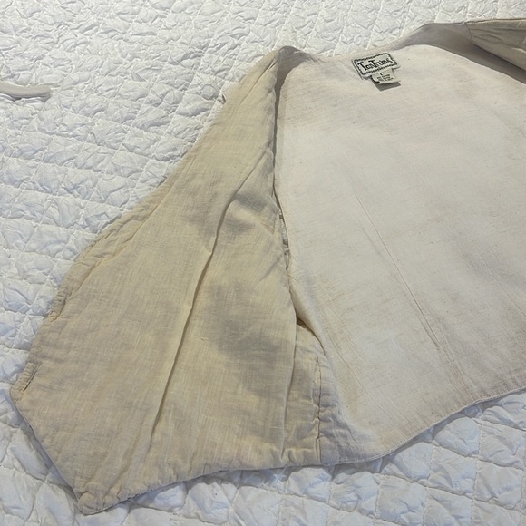 Vest - Picture 8 of 10